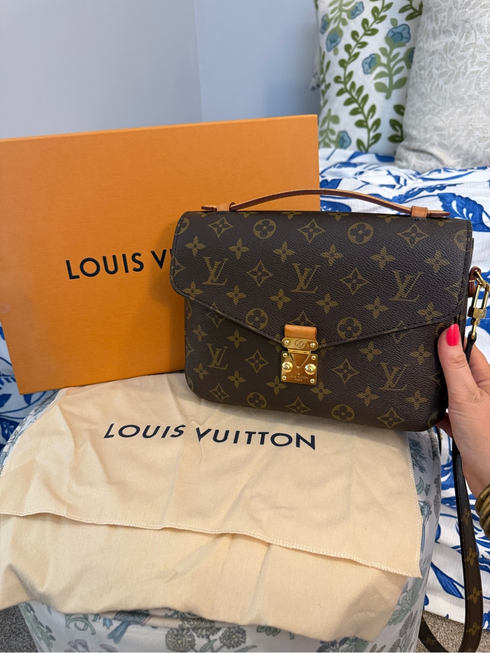 Louis Vuitton Brown Monogram Pochette Metis Crossbody Satchel